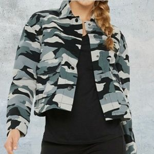 Rock & Republic Desert Bound Gray and Black Cropped Camo Jean Jacket - Size XXL